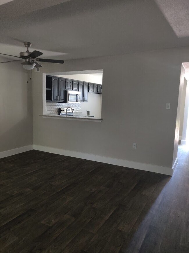 Park City Townhomes 2900 Matlock Rd Arlington, TX