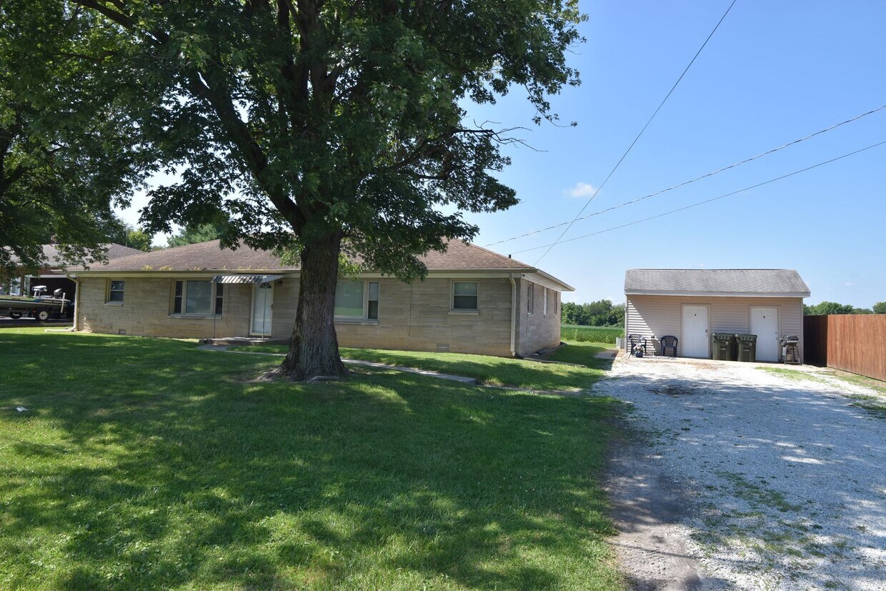 Foto principal - 480 N Main St