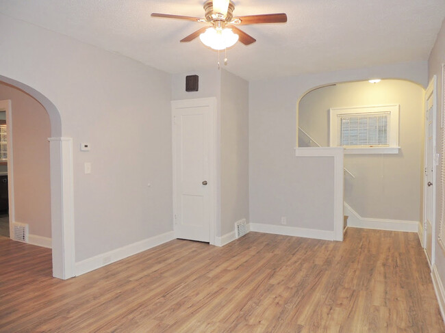 Foto del edificio - Newly & Amazingly Rehabbed 3 Bed - 1 Bath ...