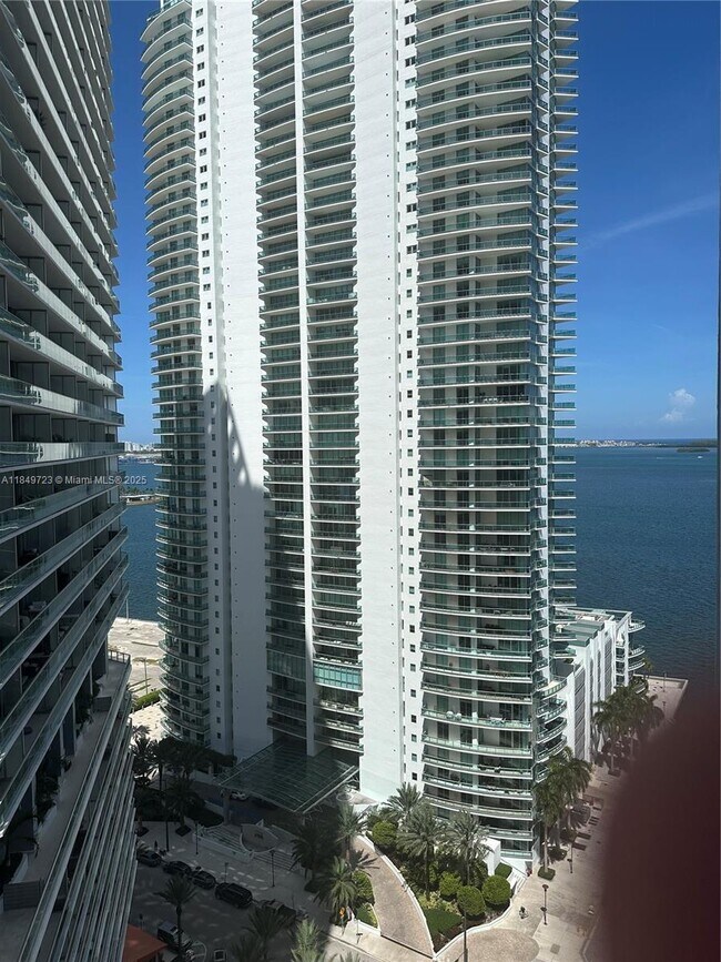 Foto del edificio - 170 SE 14th St