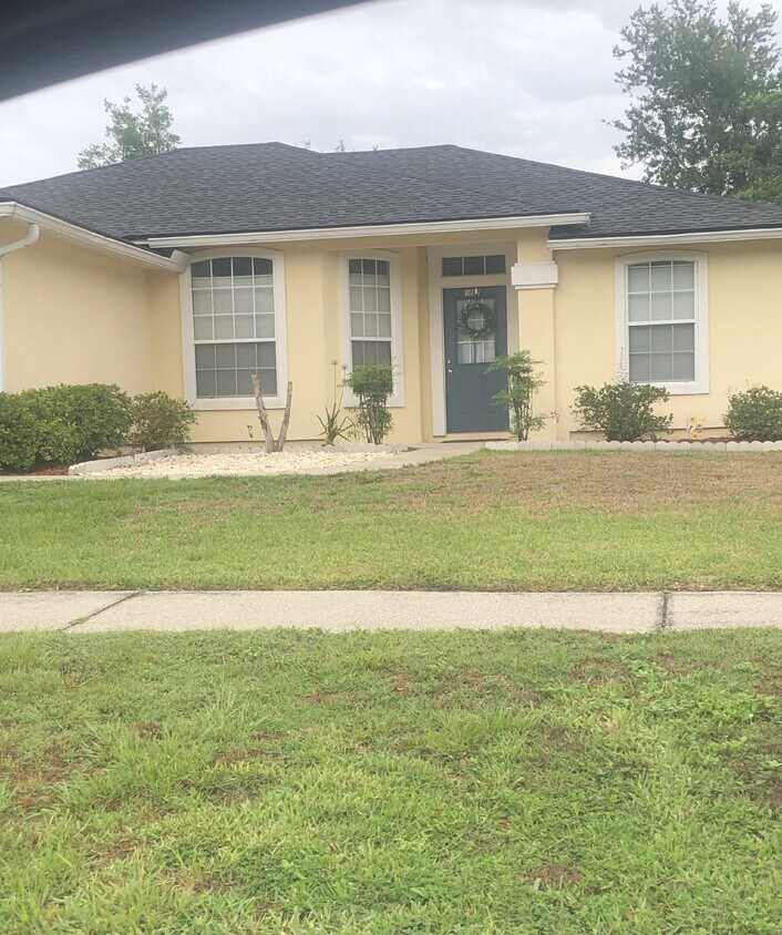 FOR RENT: Charming 3-Bedroom Home with Sp... - FOR RENT:  Charming 3-Bedroom Home with Sp...