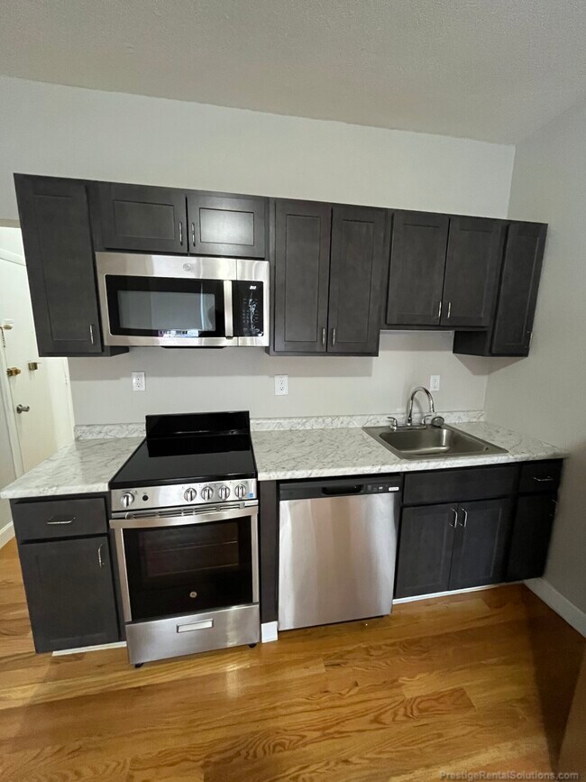 Foto del edificio - 1124 Commonwealth Ave