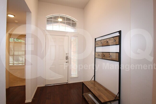 Building Photo - 2637 Redcedar Drive