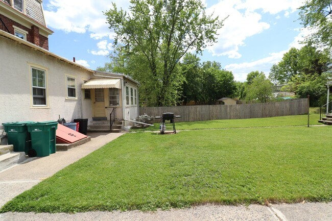 Foto del edificio - 2nd Floor 2 Bedroom Apartment