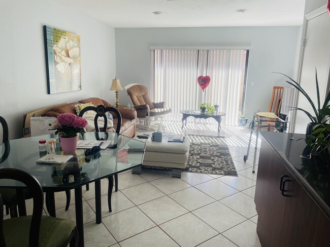 Building Photo - 139 Sparrow Dr