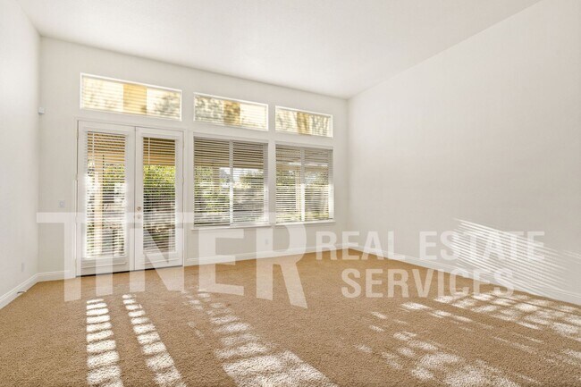 Foto del edificio - Fairytale Charm at this East Roseville Par...