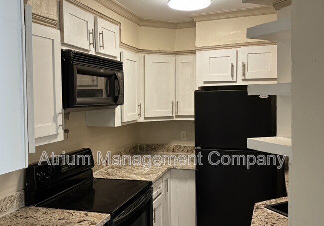 Building Photo - 3655 Atrium Dr