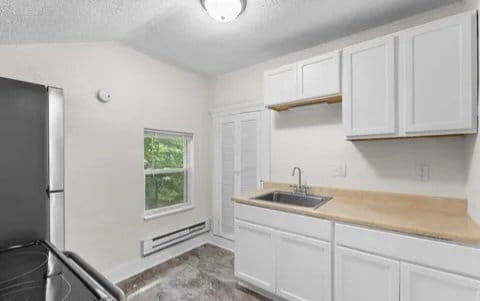 Building Photo - 607 Shepard St