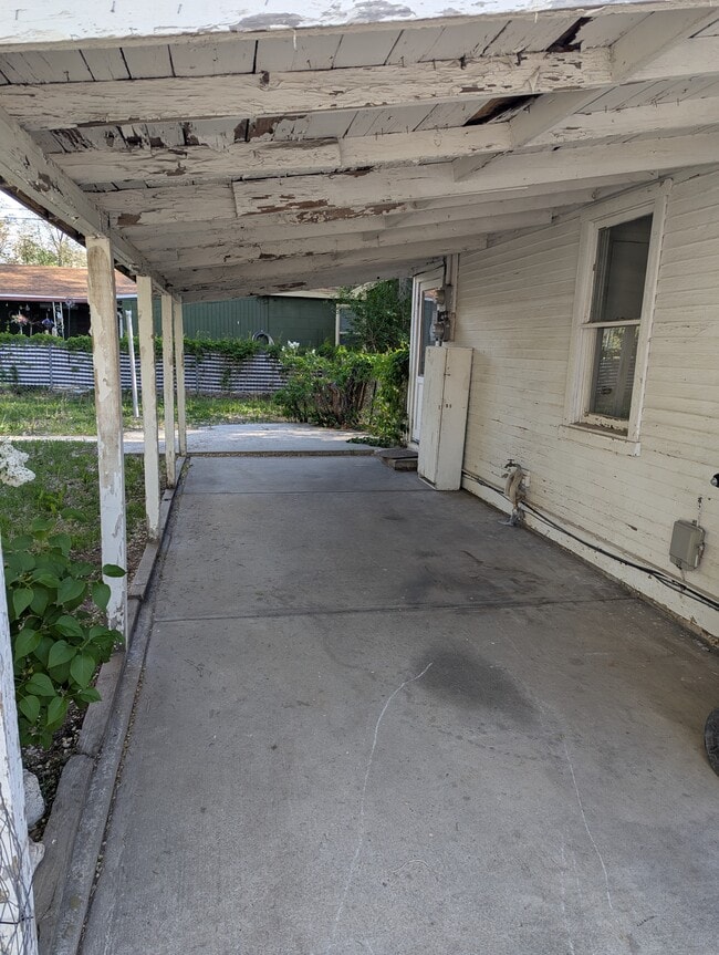 Building Photo - 346 N Main St