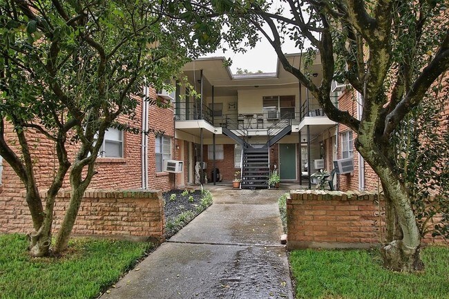 Building Photo - 8807 Timberside Dr