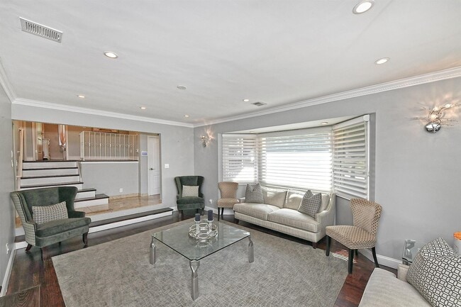Foto del edificio - 2 Cherrywood Ln