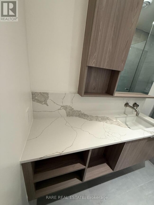 Photo du bâtiment - 110 Broadway Ave