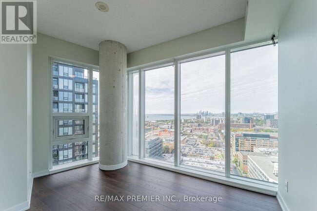 Photo du bâtiment - 150 E Liberty St