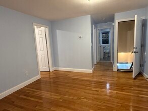 Building Photo - 23 Myrtle St