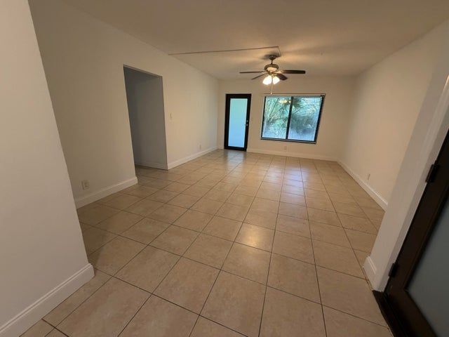 Foto del edificio - 2255 NE 51st St