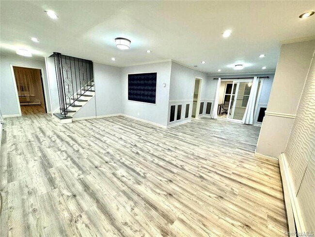 Foto del edificio - 107 Baker Hill Rd