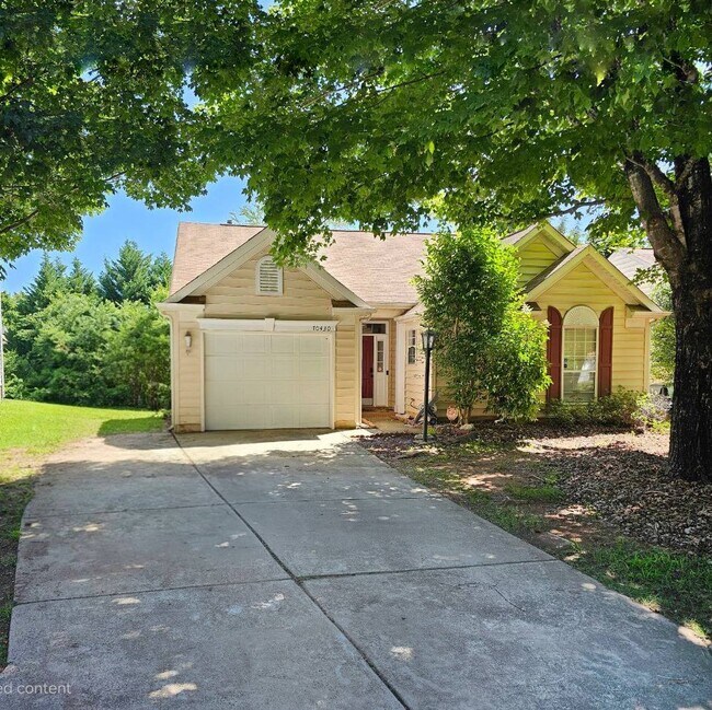 Frente de la casa - 10430 Brawley Ln