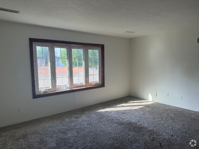 Building Photo - 7970 Mentor Ave