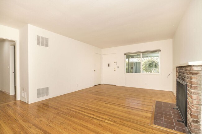 Foto del edificio - 691 Roble Ave