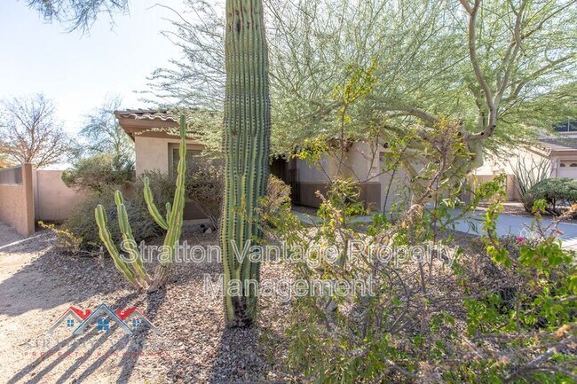 Building Photo - 2404 N Raven Cir