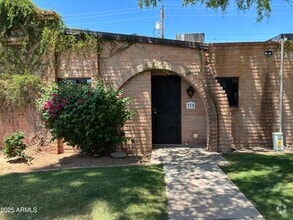Building Photo - 3066 N 32nd St