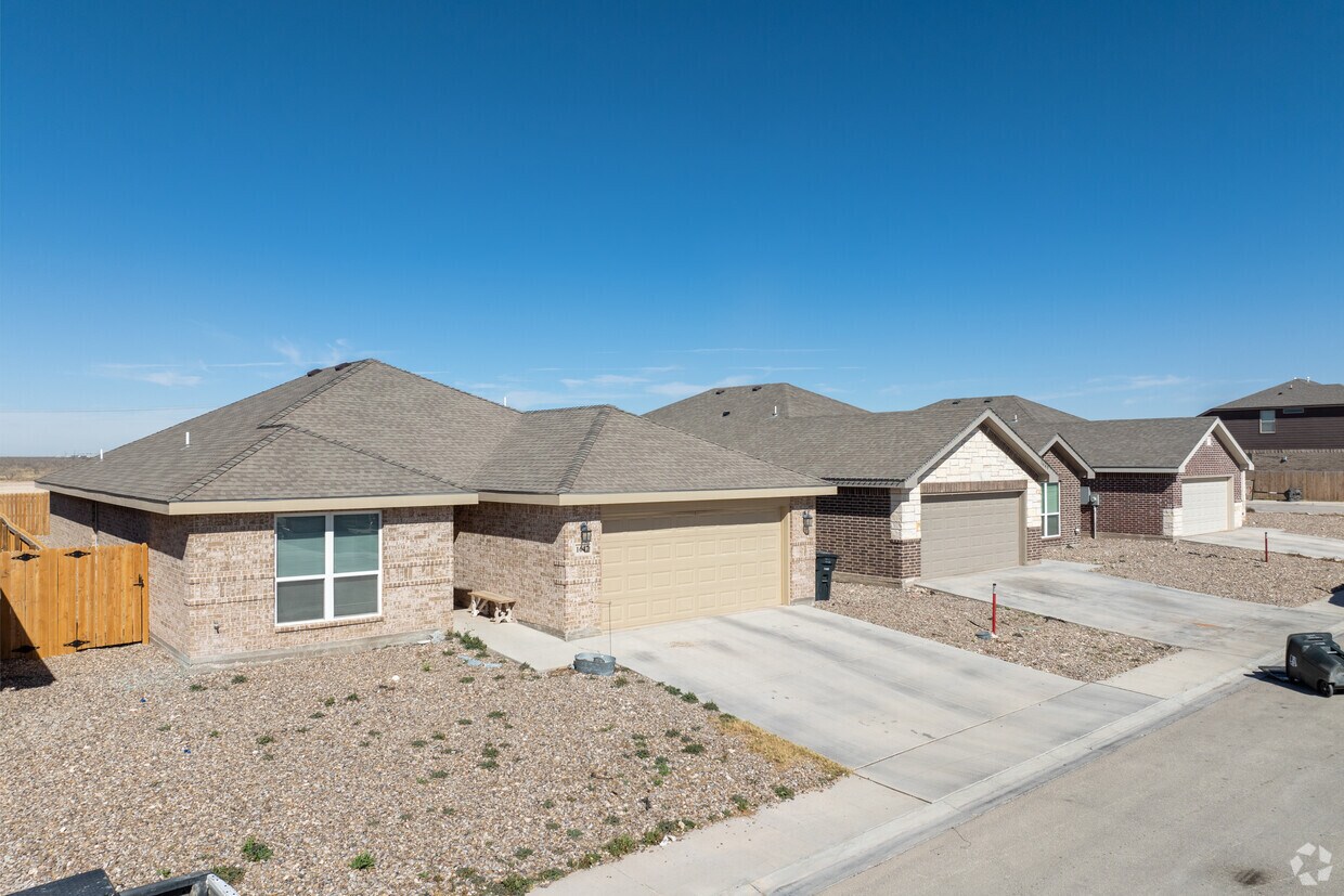 Alternar - 24 SFH Rental Homes