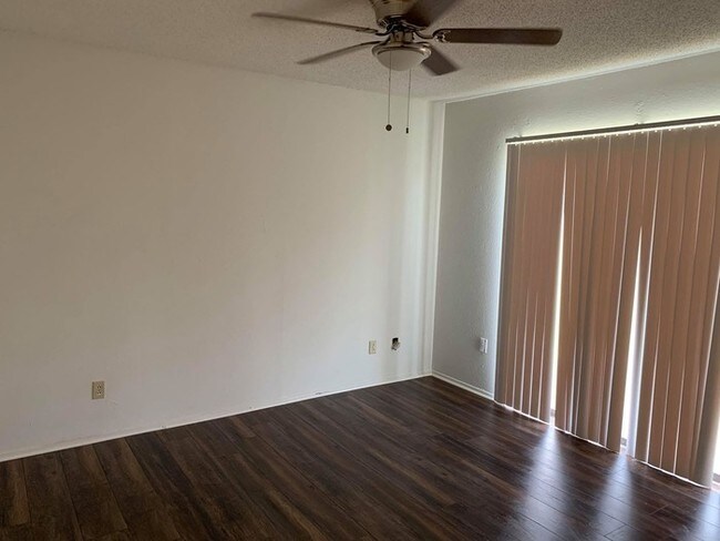 Foto del edificio - Newly Remodel 2 bed 1 bath Apartment!