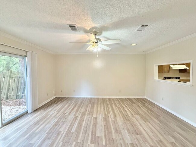 Building Photo - 10135 Vixen Pl