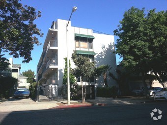 Building Photo - 1014 N Spaulding Ave