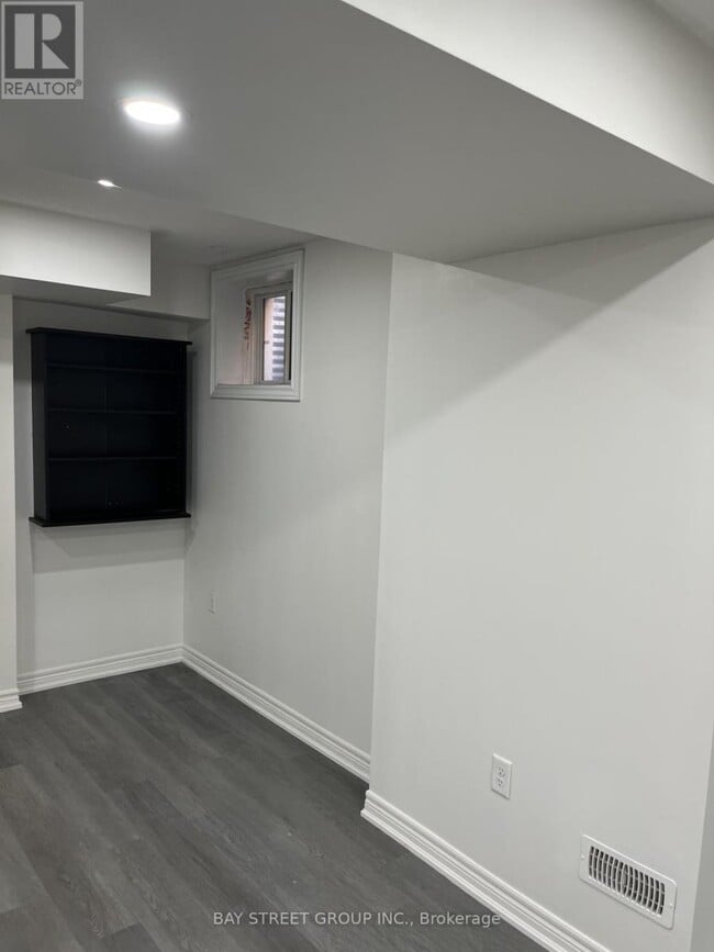 Building Photo - 50 Bernadino St