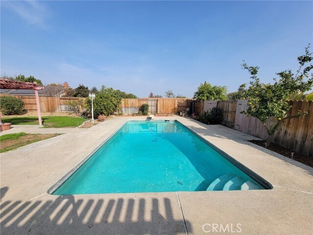 Building Photo - 15375 Manzanita Dr