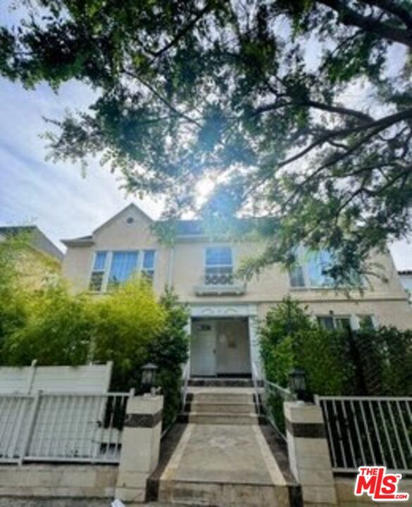 Foto del edificio - 137 Crescent Dr