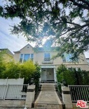 Building Photo - 133 Crescent Dr