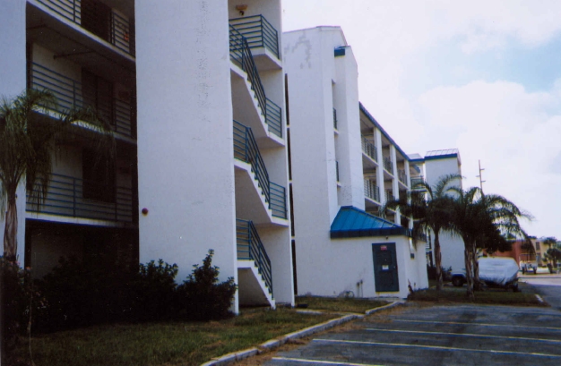 Building Photo - Marina Club Condos