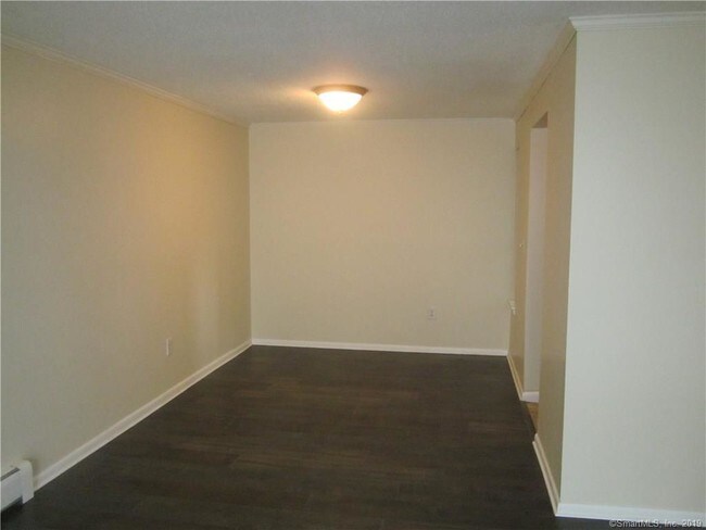 Building Photo - 655 Talcottville Rd