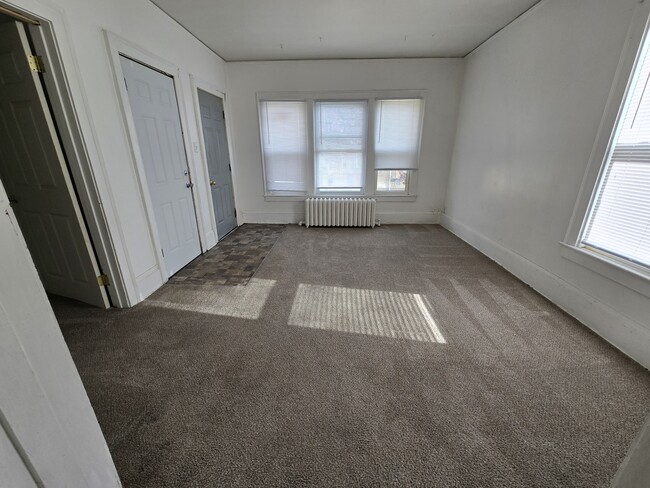 Building Photo - 1335 S 21st St