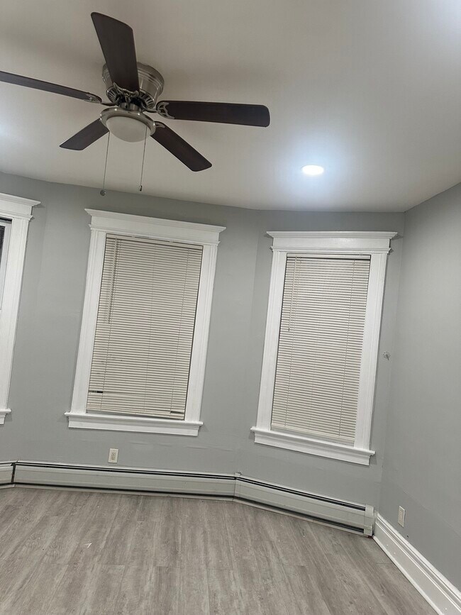 Building Photo - 19 Dodd St