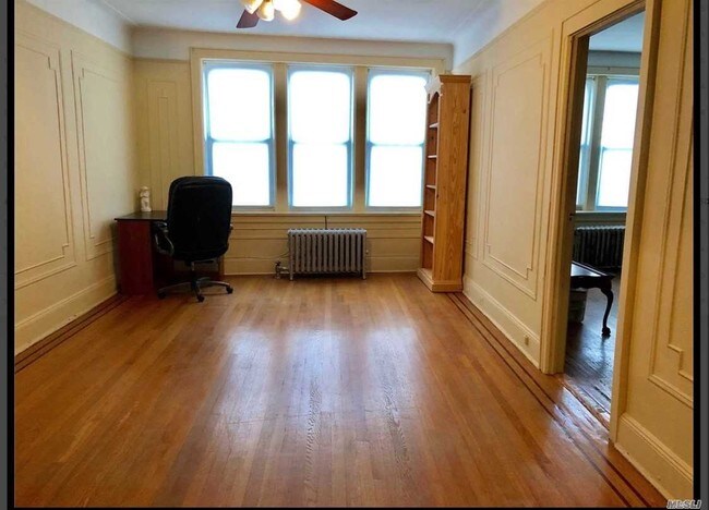 Building Photo - 66-06-66-60 60th Pl