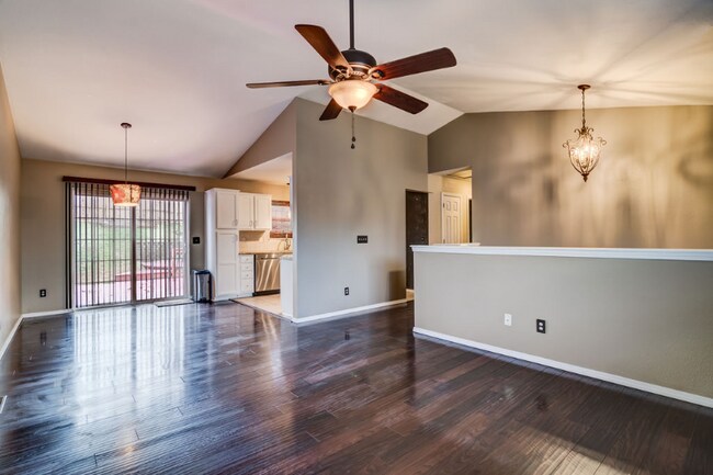 Building Photo - 205 Blossom Valley