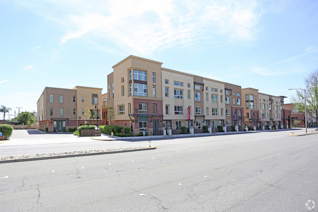 Meadow Park Townhomes for Rent Claremont, CA