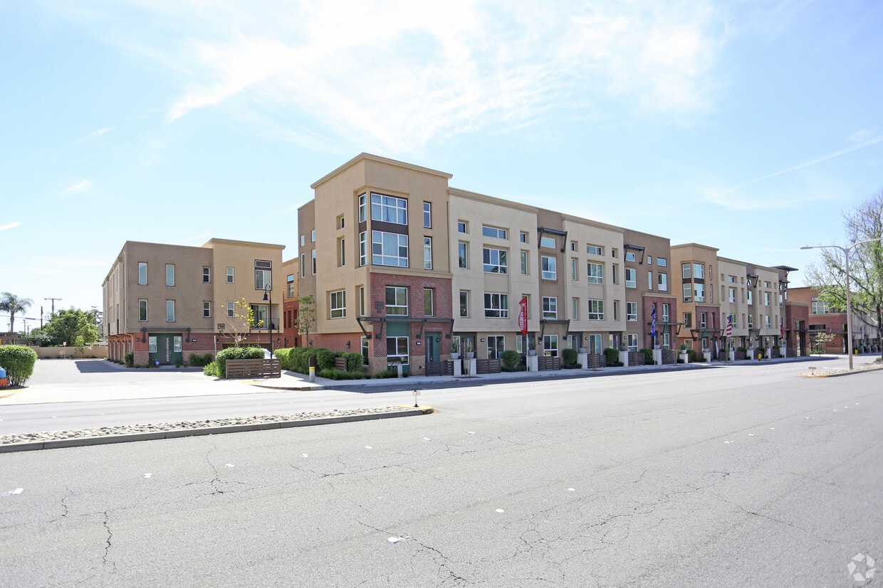 Meadow Park Townhomes for Rent Claremont, CA