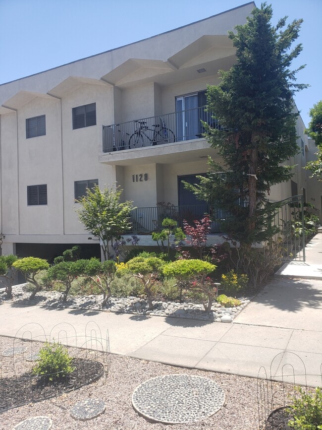 Building Photo - 1128 19th St