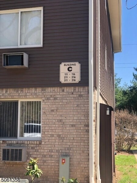 Foto del edificio - 116 Federal Hill Rd