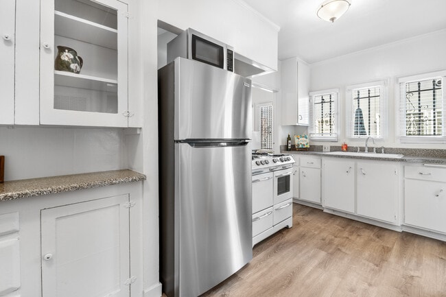 Building Photo - 1926 3rd St