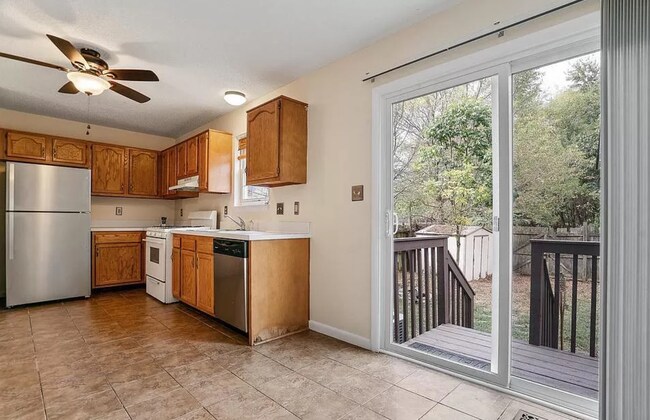 Foto del edificio - 612 Emily Ln