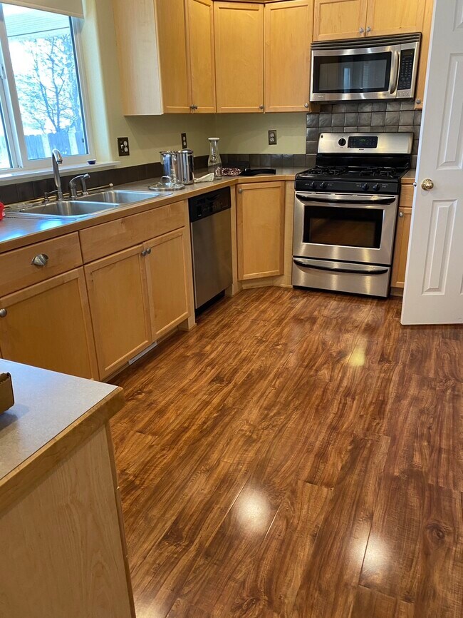 Foto del edificio - 1165 E 19th N St