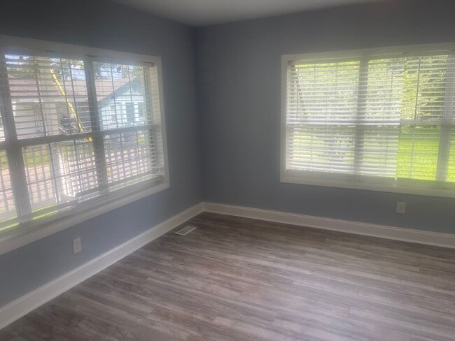 Building Photo - Now Available: Fully Renovated 6BR/4BA Home!