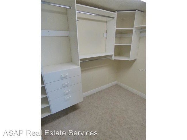 Foto del edificio - 2608 Raccoon Run Ln