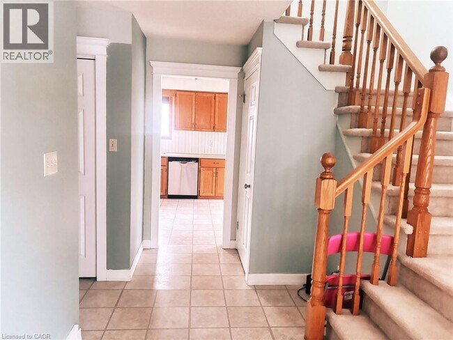 Building Photo - 108 Jackpine Pl