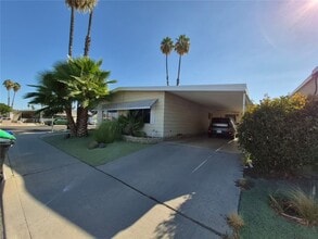 Building Photo - 1006 San Nicolas St